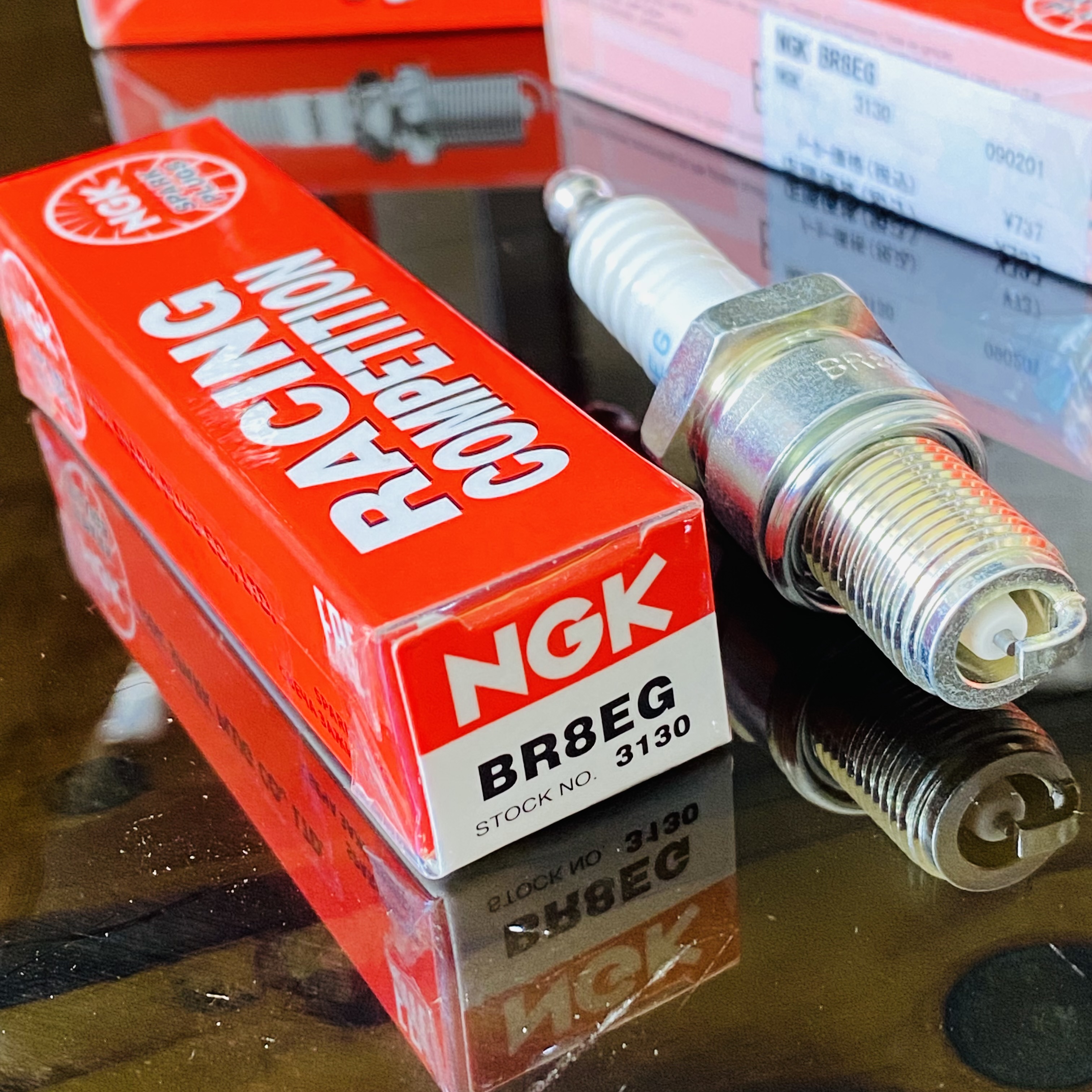 BUSI NGK BR8EG 
